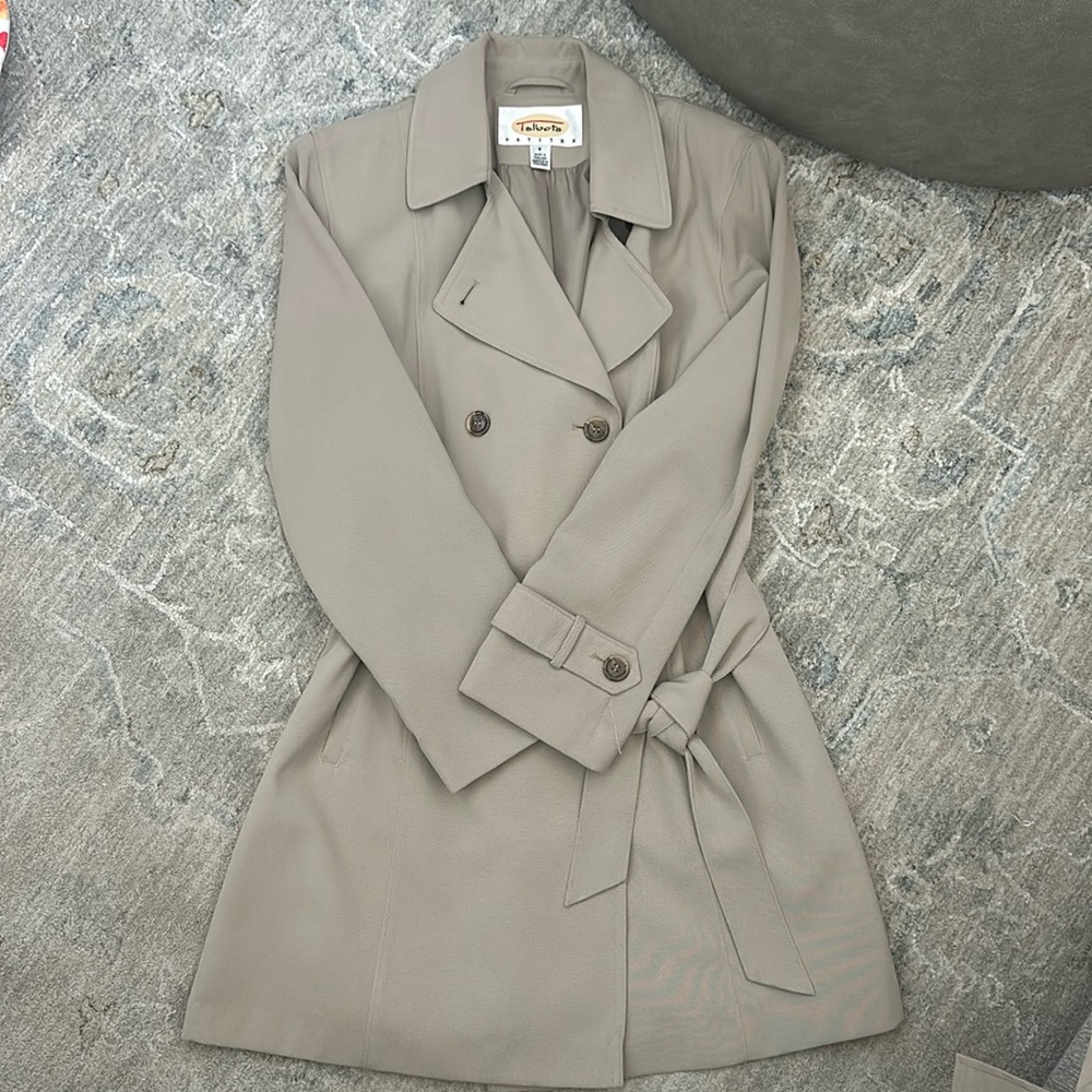 Women’s Timeless Talbots Trench Coat Size 8 Petite